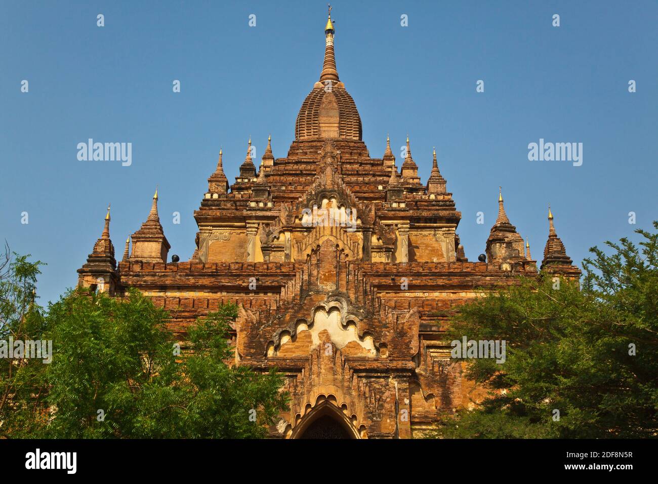 PAHTO HTILOMINLO TEMPLE ou est de 46 mètres de haut et a été construit par le roi Nantaungmya en 1218 - BAGAN, MYANMAR Banque D'Images