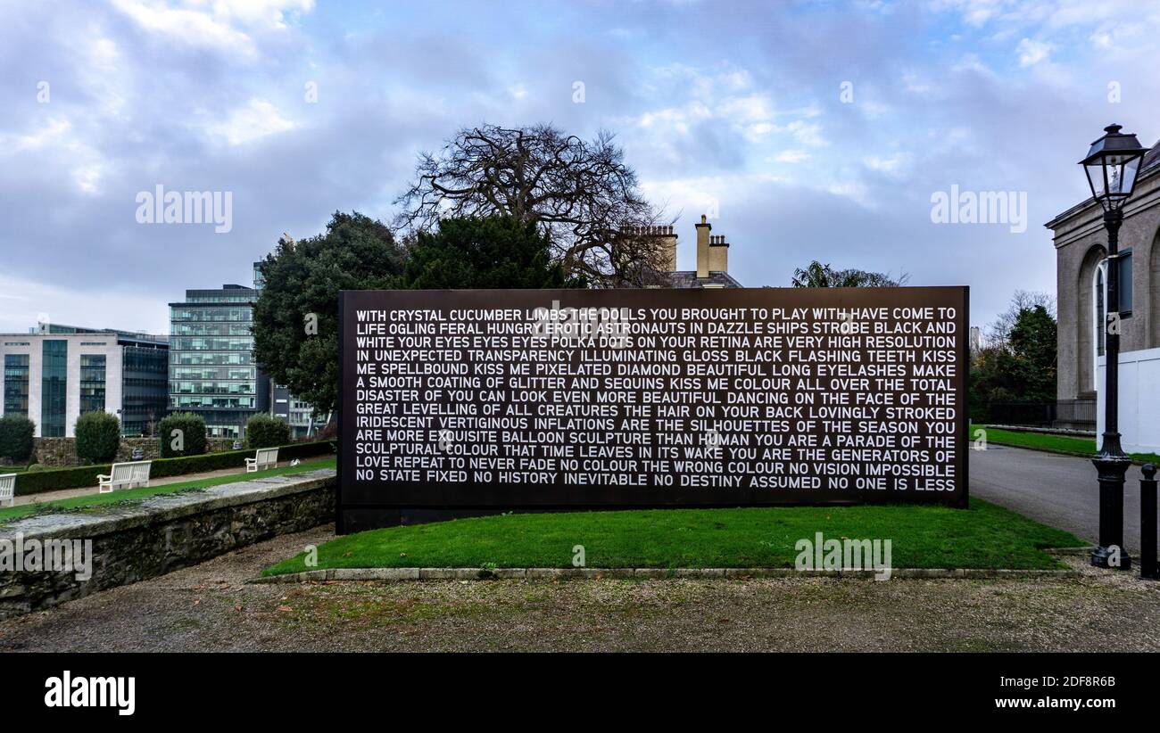 Fait partie du Niall Sweeneys Club Chroma Chlorologia, une installation d'art en plein air au Musée irlandais d'art moderne de Kilmainham, Dublin, Irlande. Banque D'Images
