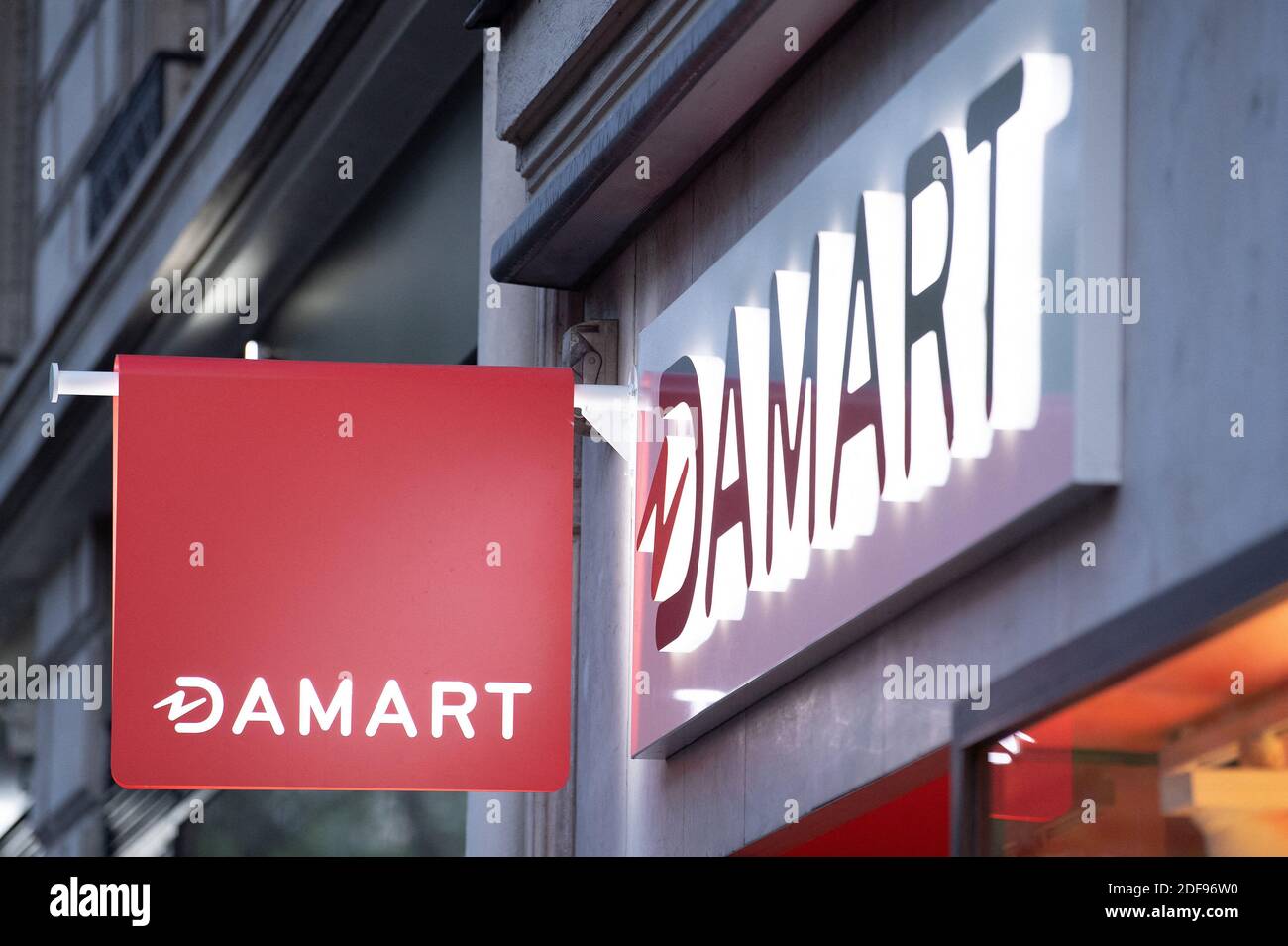 Une enseigne de Damart à Paris, le 12 avril 2020 à Paris, France.photo de David Niviere/ABACAPRESS.COM Banque D'Images