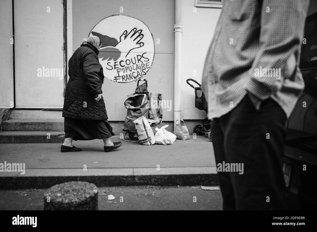 Secours populaire français, secours populaire français (SPF) distribue de la nourriture à 70 familles de la Courneuve, Seine-Saint-Denis, près de Paris, en France, pendant l'urgence pandémique Covid-19, le samedi 25 avril 2020. Photo par Eliot Blondt/ABACAPRESS.COM Banque D'Images