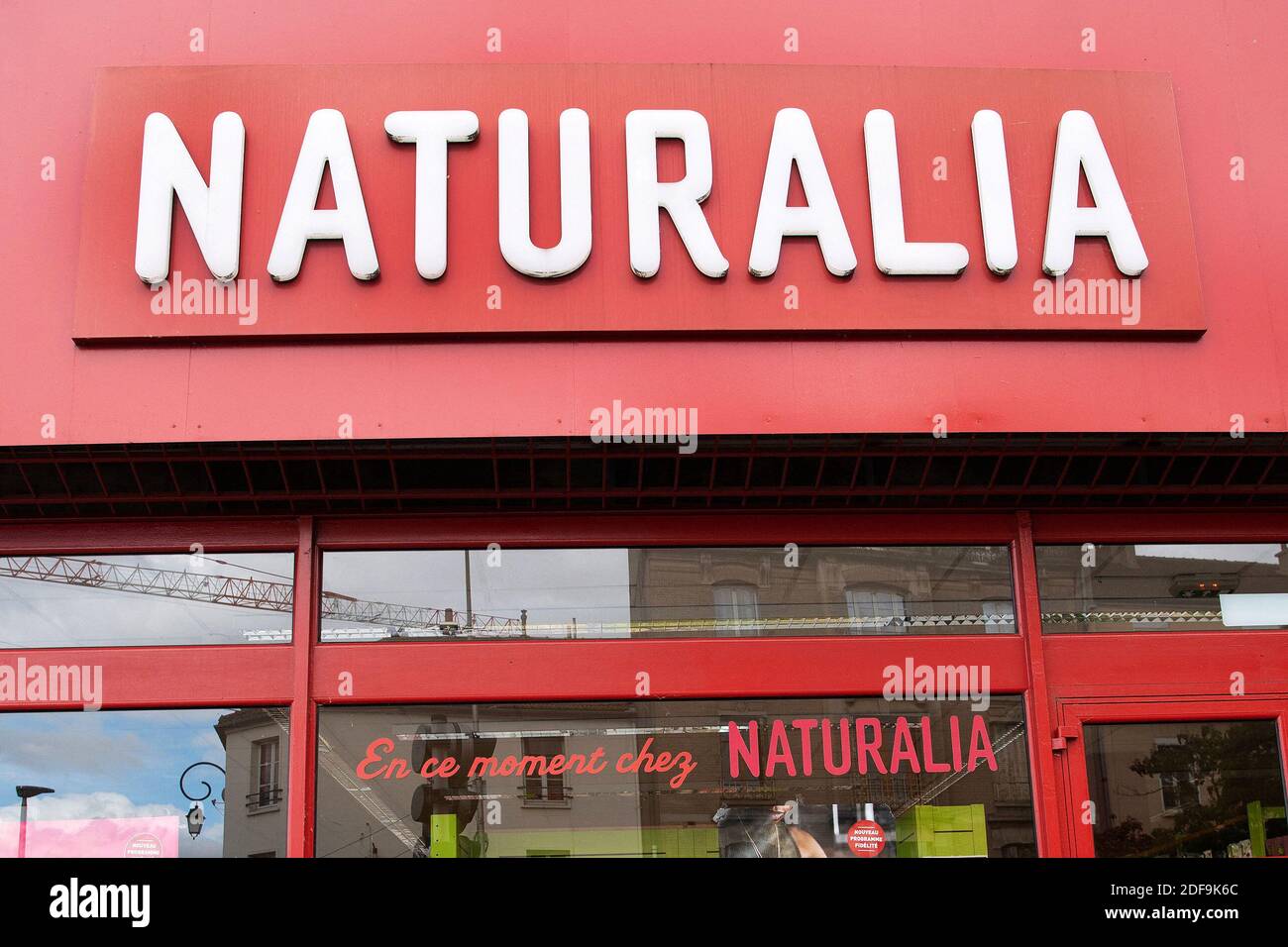 Une enseigne de la boutique Naturalia, le 30 avril 2020 à Saint Maur des fosses, France. Photo de David Niviere/ABACAPRESS.COM Banque D'Images Une enseigne de la boutique Naturalia, le 30 avril 2020 à Saint Maur des fosses, France. Photo de David Niviere/ABACAPRESS.COM Banque D'Images