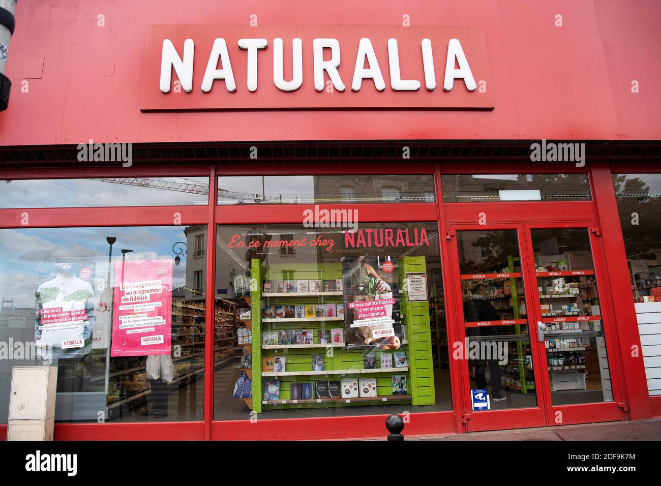 Une enseigne de la boutique Naturalia, le 30 avril 2020 à Saint Maur des fosses, France. Photo de David Niviere/ABACAPRESS.COM Banque D'Images Une enseigne de la boutique Naturalia, le 30 avril 2020 à Saint Maur des fosses, France. Photo de David Niviere/ABACAPRESS.COM Banque D'Images