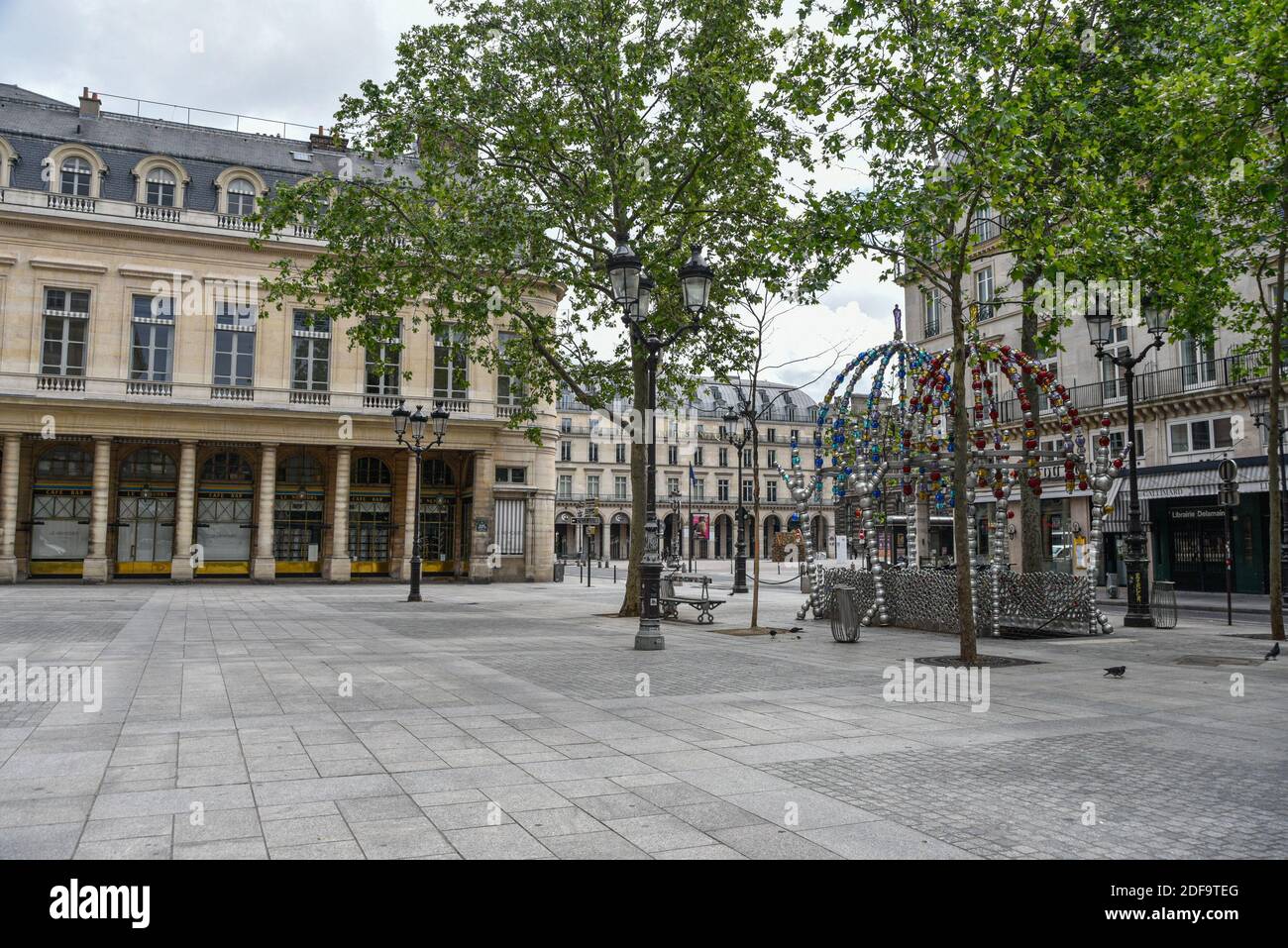Comédie française sur la place Colette le 43ème jour de confinement pour empêcher la propagation de Covid-19. Paris, France, le 28 avril 2020. Photo de Vincent Gramain/ABACAPRESS.COM Banque D'Images