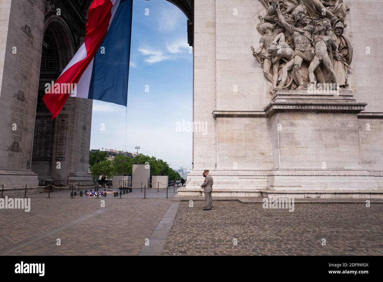 Cérémonie marquant le 75e anniversaire de la victoire de la Seconde Guerre mondiale en Europe, à Paris, France, le 8 mai 2020, le 53e jour d'un strict confinement dans le pays visant à freiner la propagation de la COVID-19. Photo par Romain GAILLARD/Pool/ABACAPRESS.COM Banque D'Images