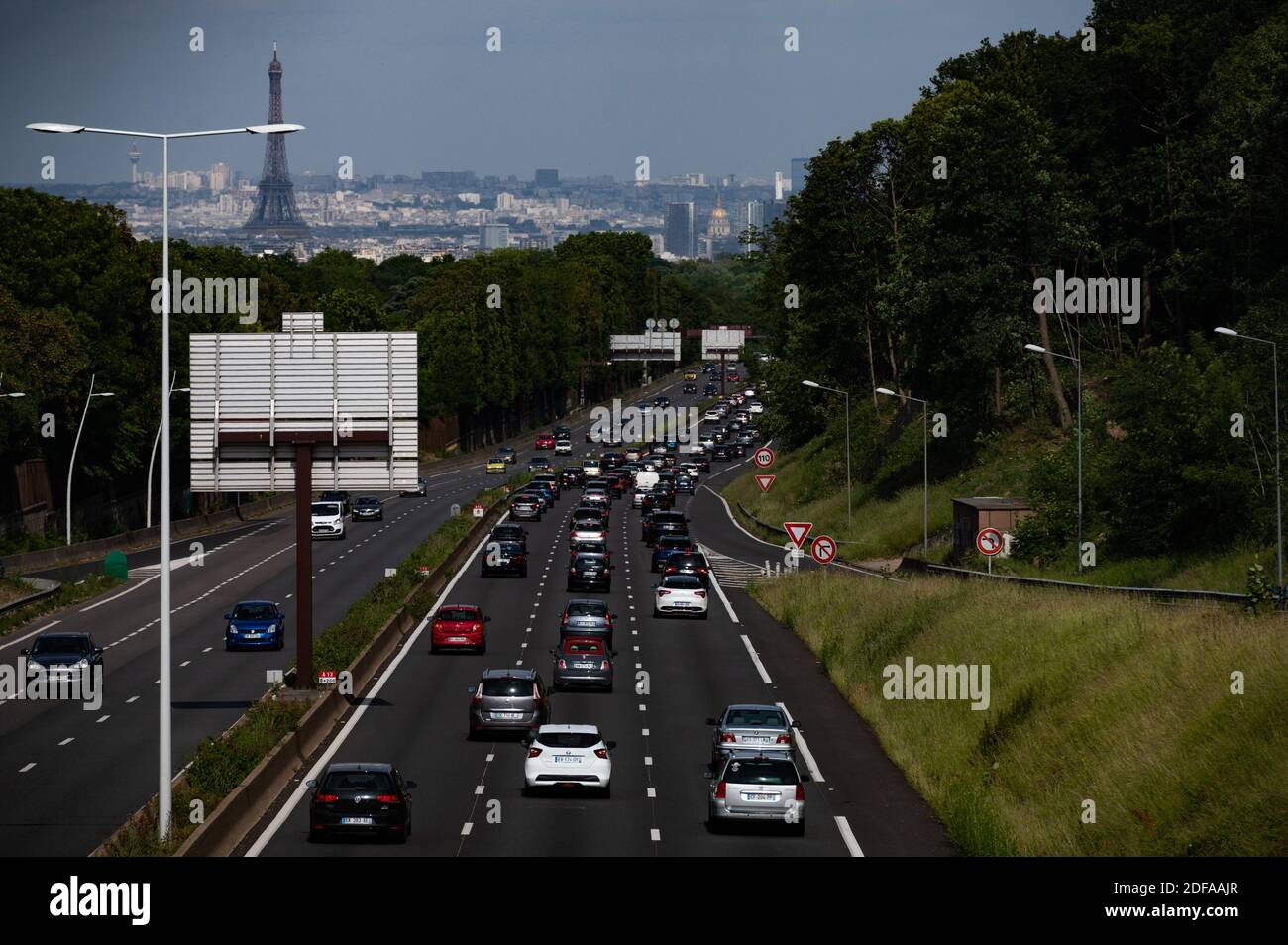 Congestion routière à la fin d'un long week-end sur l'autoroute A13 menant à Paris, France, le 24 mai 2020. Photo de Laurent Zabulon/ABACAPRESS.COM Banque D'Images