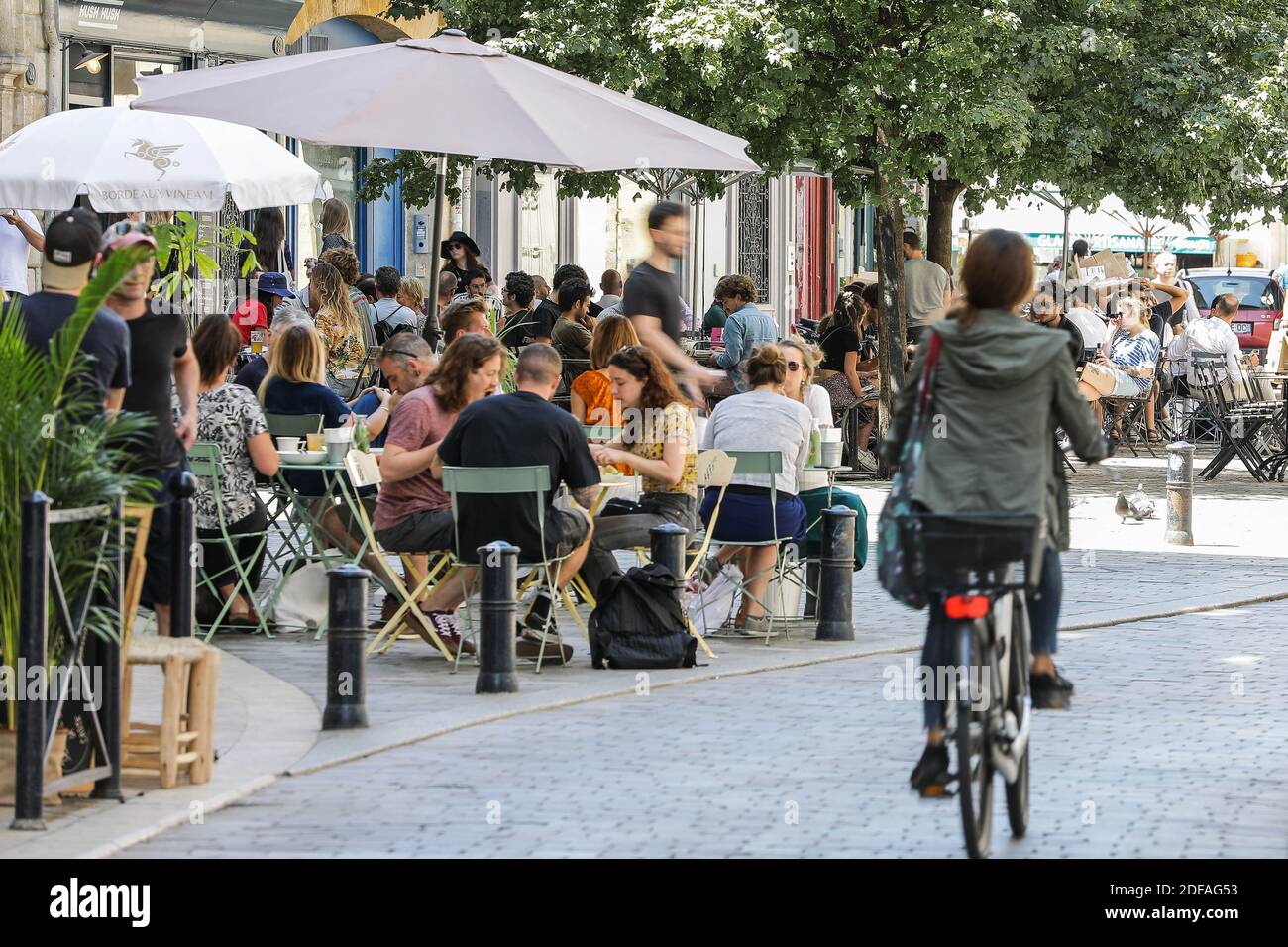 Après la fermeture des restaurants et du bar pendant la période de confinement liée au covid-19, le nouveau coronavirus. Les bars et les restaurants ont été autorisés à rouvrir le mardi 2 juin 2020. À Bordeaux, France. Photo de Thibaud Moritz/ABACAPRESS.COM Banque D'Images