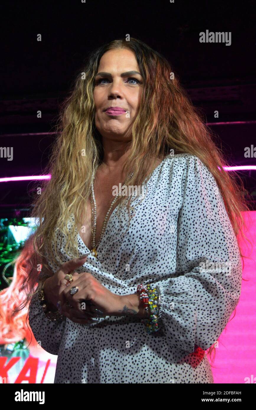 Mexico, Mexique. 03ème décembre 2020. MEXICO, MEXIQUE - DÉCEMBRE 3: L'actrice Niurka Marcos pose pour des photos lors d'une conférence de presse pour lancer son calendrier "Niurkalendar" au Rico Club le 3 décembre 2020 à Mexico, Mexique. Crédit: Carlos Tischler/Groupe Eyepix/accès photo crédit: Accès photo/Alamy Live News Banque D'Images