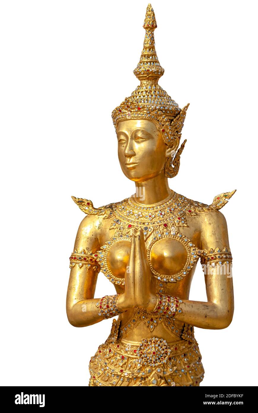 Golden Thai Kinnaree Sculpture, moitié humain demi oiseau, au Grand Palace, Thaïlande, découpé sur fond blanc Banque D'Images