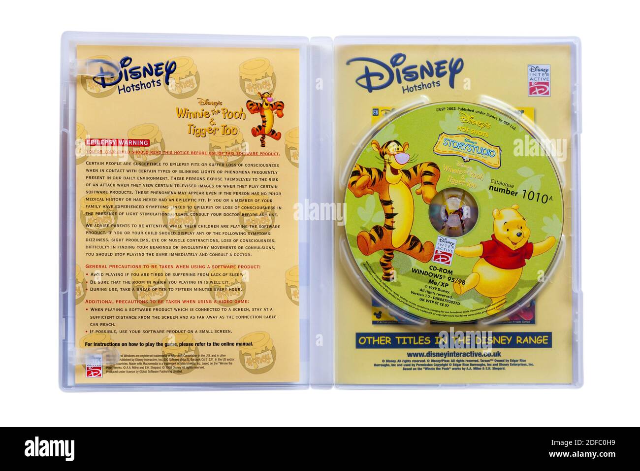 Avertissement sur l'épilepsie sur les photos de Disney Winnie l'ourson de Disney & Tigger trop PC CD interactive Story studio isolé sur blanc arrière-plan Banque D'Images