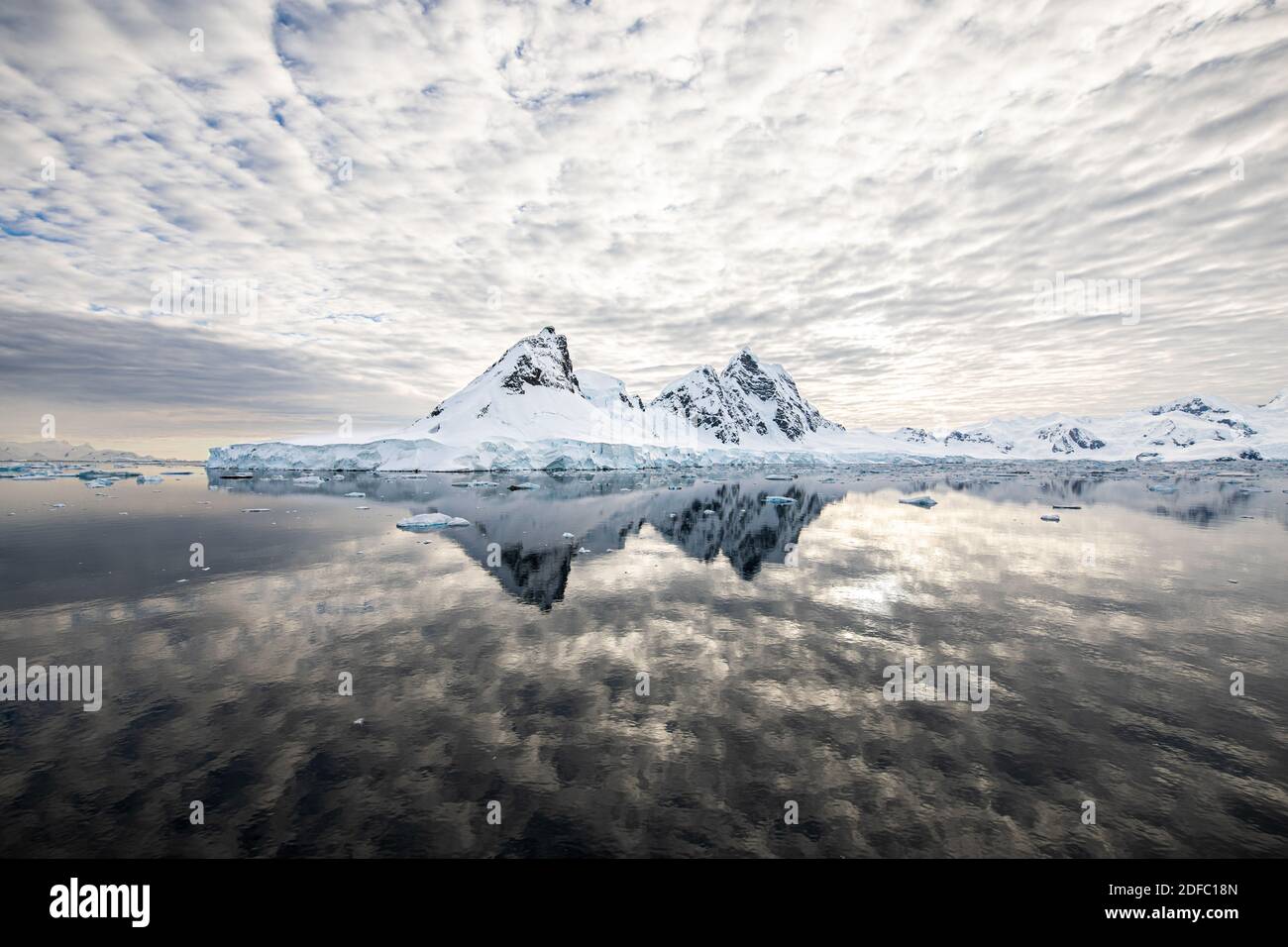 Antarctique péninsule magnifique ciel Banque D'Images
