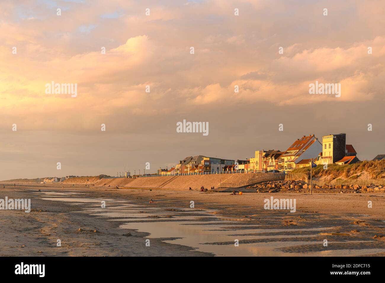 France, somme (80), Baie de la somme, Quend-Plage, vacanciers sur la plage Banque D'Images