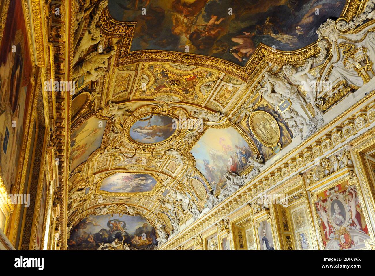 France, Paris, classé au patrimoine mondial de l'UNESCO, Musée du Louvre, Galerie Apollo Banque D'Images