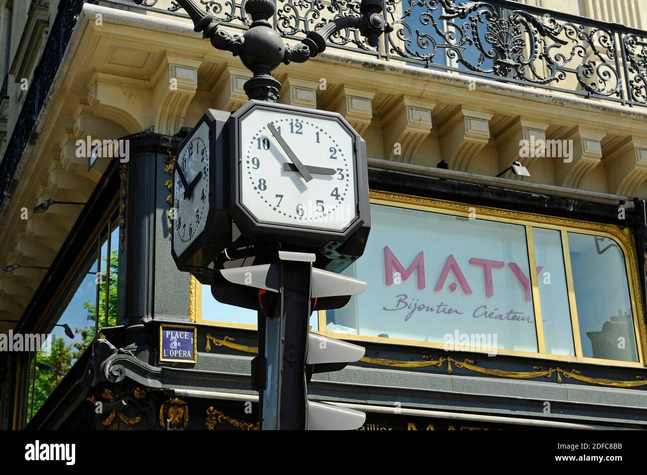 France, Paris, horloge de la place de l'Op?ra Banque D'Images