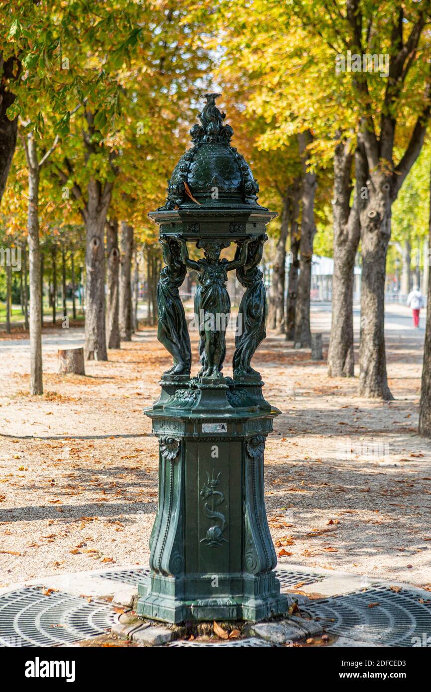 France, Paris, Fontaine Wallace, jardin des champs-Élysées Banque D'Images