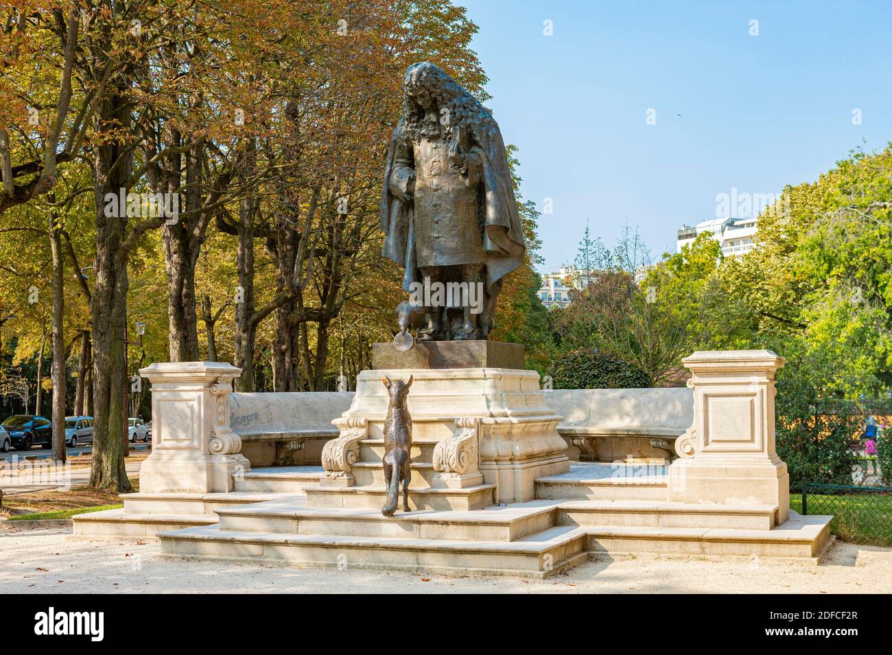 France, Paris, jardin de Ranelagh, statue de Jean de la Fontaine, avec