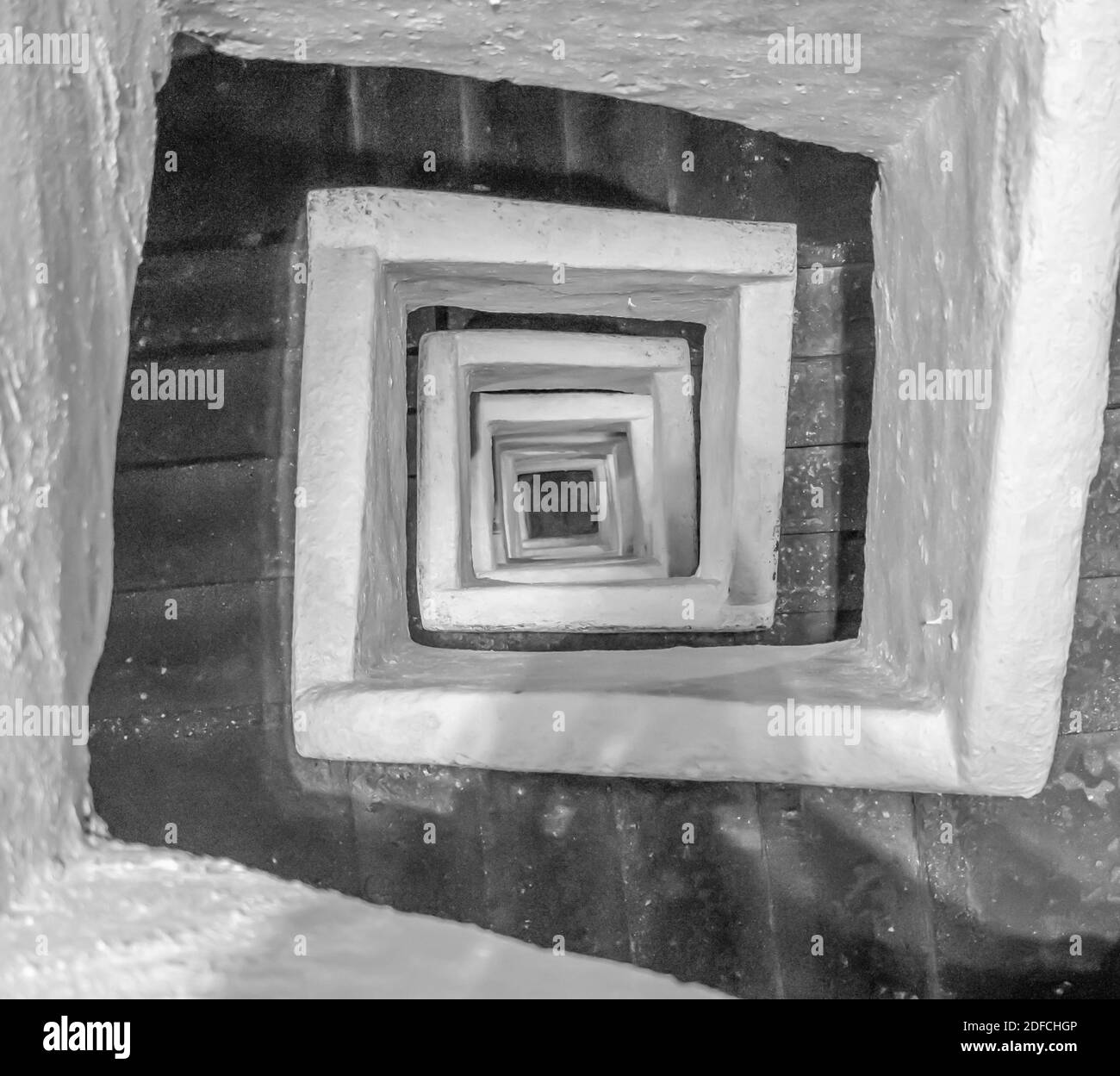 Construit il y a plus de 2500 ans et largement utilisé pendant la Seconde Guerre mondiale, le système souterrain de Naples est aujourd'hui une attraction touristique principale Banque D'Images