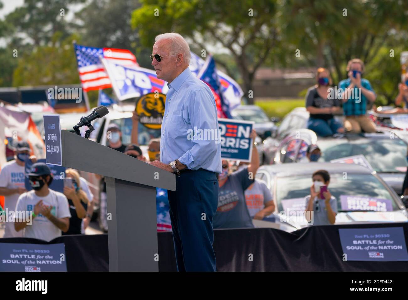 COCONUT CREEK, Floride, États-Unis - 29 octobre 2020 - Joe Biden, candidat démocrate à la présidence américaine, lors d'un rassemblement drive-in au Broward College - Coconut Creek, Flor Banque D'Images