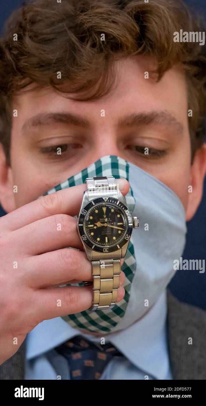 Londres, Royaume-Uni. 4 décembre 2020. Bonhams Fine montres aperçu de  vente, a c. 1956 Rolex Submariner 6538, le plus connu de la série, non  seulement pour ses caractéristiques de définition d'une couronne