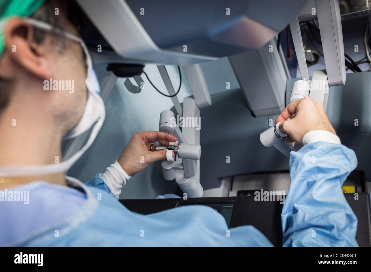 La chirurgie rénale conservatrice robotique guidée par l'image assistée par la modélisation 3D, cette modélisation 3D du rein avec sa tumeur située en violet, guide les s. Banque D'Images