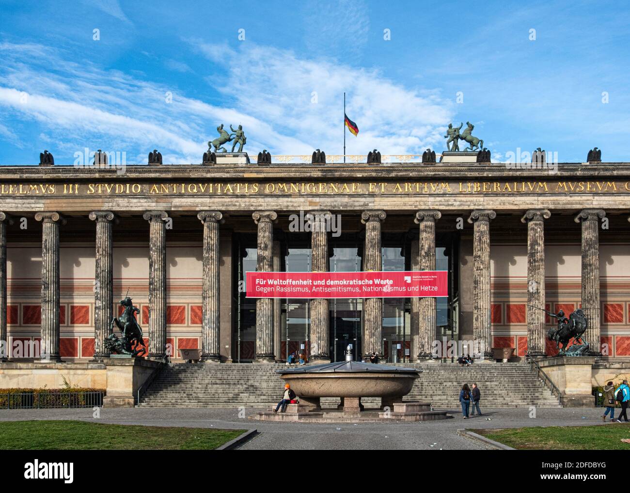 Altes Museum.Bâtiment néoclassique allemand avec colonnes ioniques et sculptures conçu par l'architecte Karl Friedrich Schinkel Museum Island, Mitte-Berlin Banque D'Images