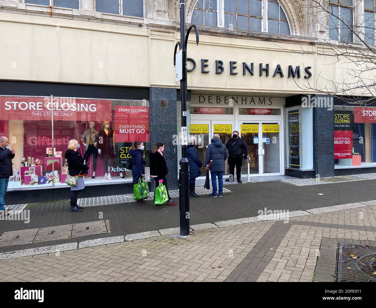 Debenhams, Hastings, East Sussex, UK -12.04.2020: Debenhams grand magasin à Hastings, Debenhams fait partie du groupe de mode réduit Arcadia. Banque D'Images