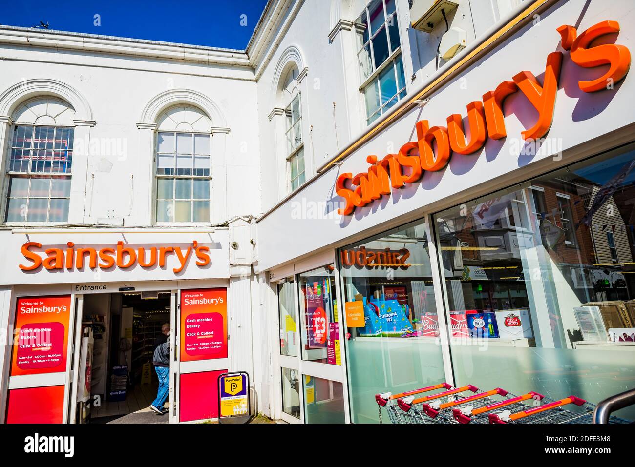 Entrée au supermarché Sainsbury's. Winchester, Hampshire, Angleterre, Royaume-Uni, Europe Banque D'Images