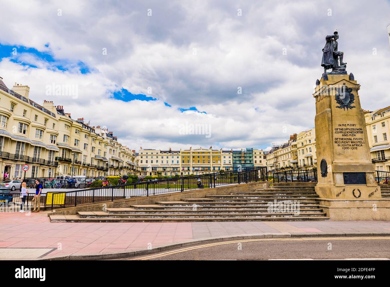 Mémorial de guerre sud-africain pour les hommes tombés du Royal Sussex Regiment à Regency Square à Brighton, East Sussex, Angleterre, Royaume-Uni, Europe Banque D'Images