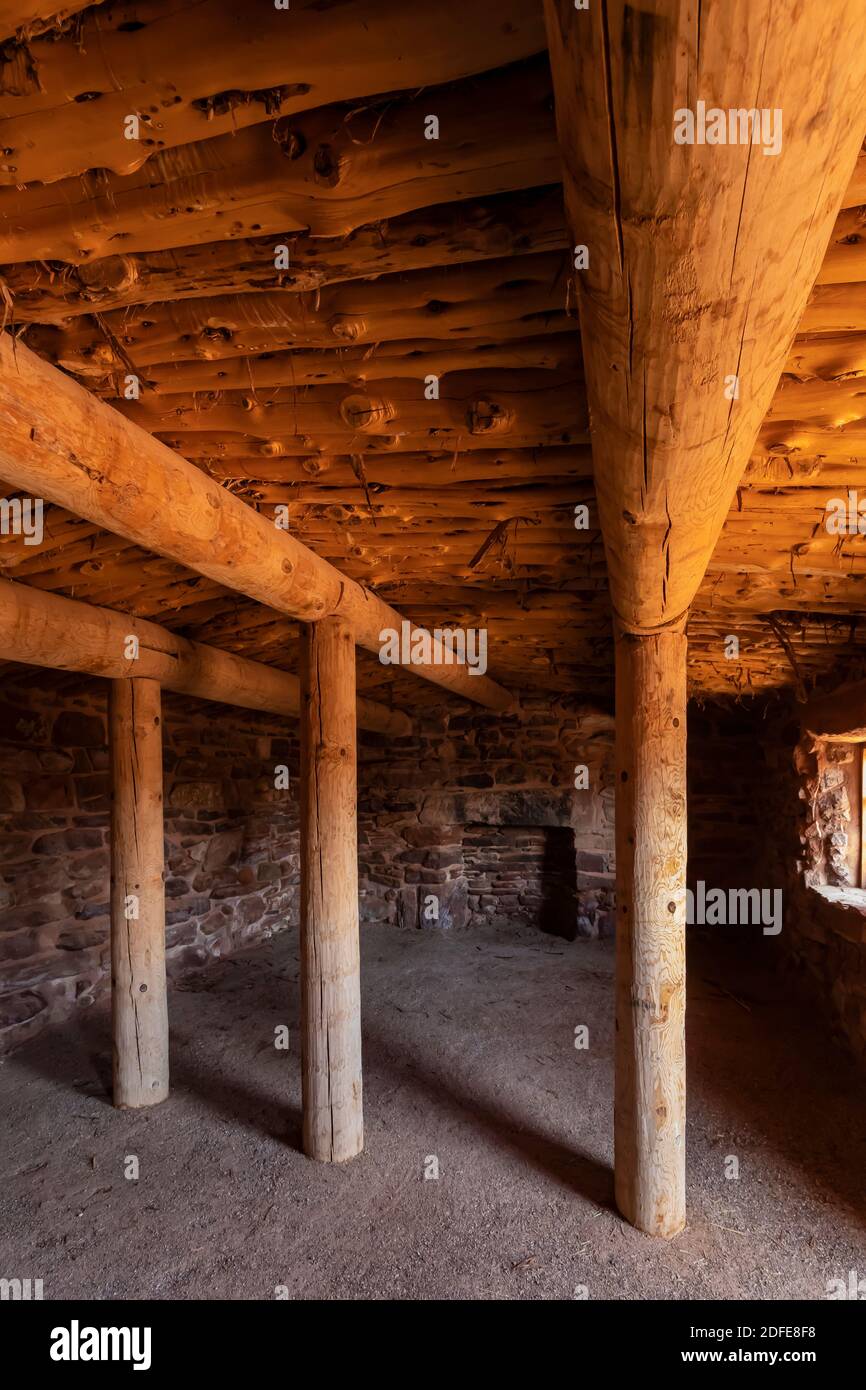 Chalet en bois et pierre au Pipe Spring National Monument, Arizona, États-Unis Banque D'Images