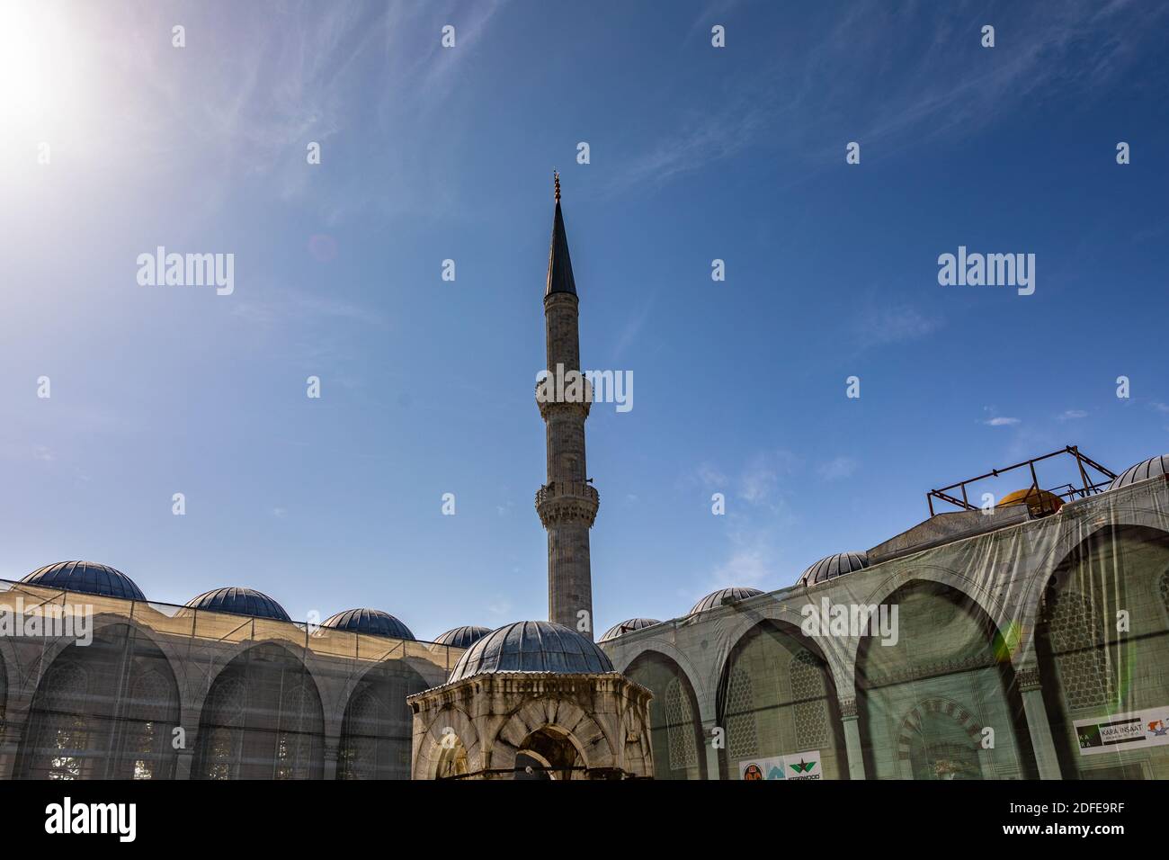 La Mosquée bleue ou Sultanahmet Camii est la plus grande mosquée À Istanbul et est une grande attraction touristique Banque D'Images