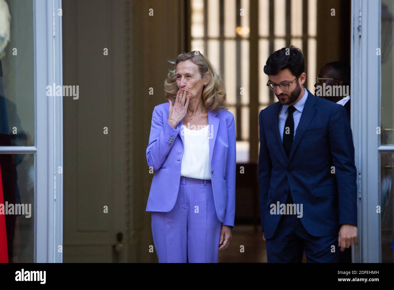 Nicole Belloubet, ministre française de la Justice sortante. Récemment nommé ministre de la Justice et avocat français Eric Dupond-Moretti lors de la cérémonie de passation de pouvoir au ministère de la Justice français à Paris le 7 juillet 2020, à la suite du remaniement du cabinet français. Photo de Raphael Lafargue/ABACAPRESS.COM Banque D'Images