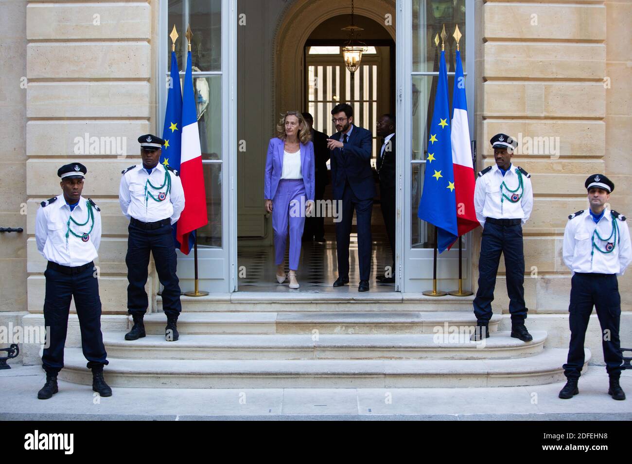 Nicole Belloubet, ministre française de la Justice sortante. Récemment nommé ministre de la Justice et avocat français Eric Dupond-Moretti lors de la cérémonie de passation de pouvoir au ministère de la Justice français à Paris le 7 juillet 2020, à la suite du remaniement du cabinet français. Photo de Raphael Lafargue/ABACAPRESS.COM Banque D'Images