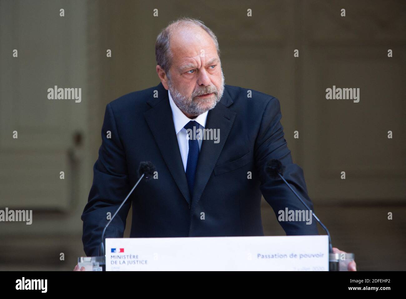 Eric Dupond-Moretti, récemment nommé ministre français de la Justice, prononce un discours lors de la cérémonie de passation de pouvoir au ministère français de la Justice à Paris, le 7 juillet 2020, à la suite du remaniement du cabinet français. Photo de Raphael Lafargue/ABACAPRESS.COM Banque D'Images