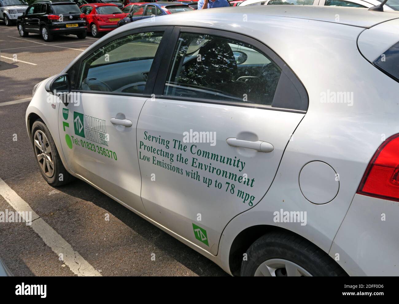 Taunton Deane Borough Council, van,véhicule à faibles émissions,Taunton,Somerset,Sud-Ouest,Angleterre,Royaume-Uni Banque D'Images