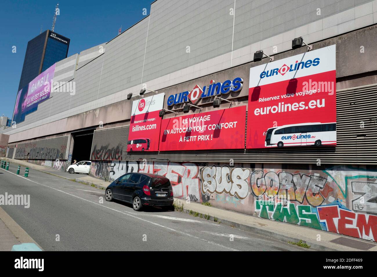 Cessation des activités à la gare routière Eurolines de Gallieni, porte de  Bagnolet, Paris, France, le 22 juillet 2020. Eurolines (Flixbus) mis en  liquidation obligatoire. Le tribunal commercial de Nanterre a mis