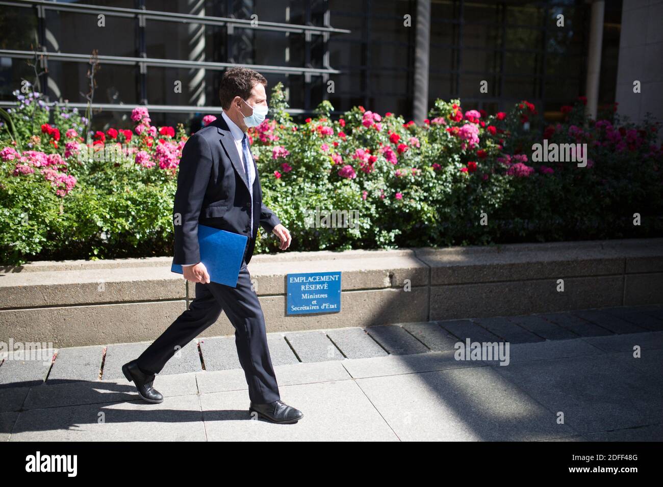 Le président de MEDEF, Geoffroy Roux de Bezieux, porte un masque facial, part après une rencontre avec les syndicats du ministre de l'économie de Bercy, Paris. Juillet 22 2020. Photo de Raphael Lafargue/ABACAPRESS.COM Banque D'Images