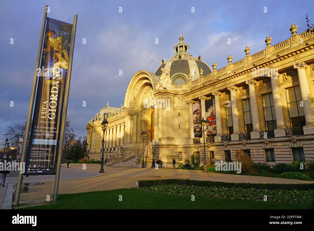 PARIS, FRANCE -20 DEC 2019- Construit pour l'exposition universelle de 1900, le petit Palais est aujourd'hui l'un des quatorze musées gérés directement par la ville de Banque D'Images