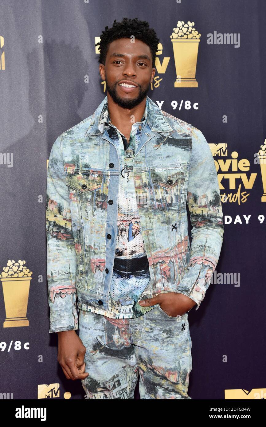 Photo du dossier datée du 16 juin 2018, Chadwick Boseman assiste aux MTV Movie and TV Awards 2018 à Barker Hangar, à Santa Monica, en Californie. L'acteur AMÉRICAIN Chadwick Boseman, mieux connu pour jouer à Black Panther dans la célèbre franchise de super-héros Marvel, est mort d'un cancer âgé de 43 ans. Boseman a reçu un diagnostic de cancer du côlon il y a quatre ans, mais n'avait pas rendu l'information publique. Photo de Lionel Hahn/ABACAPRESS.COM Banque D'Images