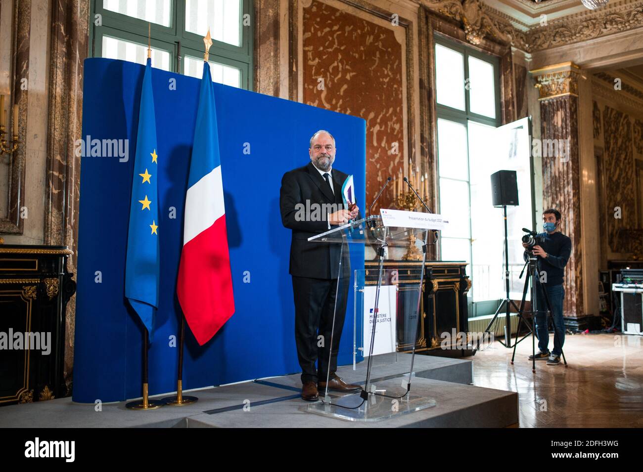 Le ministre français de la Justice, Eric Dupond-Moretti, suit une conférence de presse sur la présentation du budget 2021 du ministre de la Justice, à Paris, en France, le 29 septembre 2020. Photo de Julie Sebadelha/ABACAPRESS.COM Banque D'Images