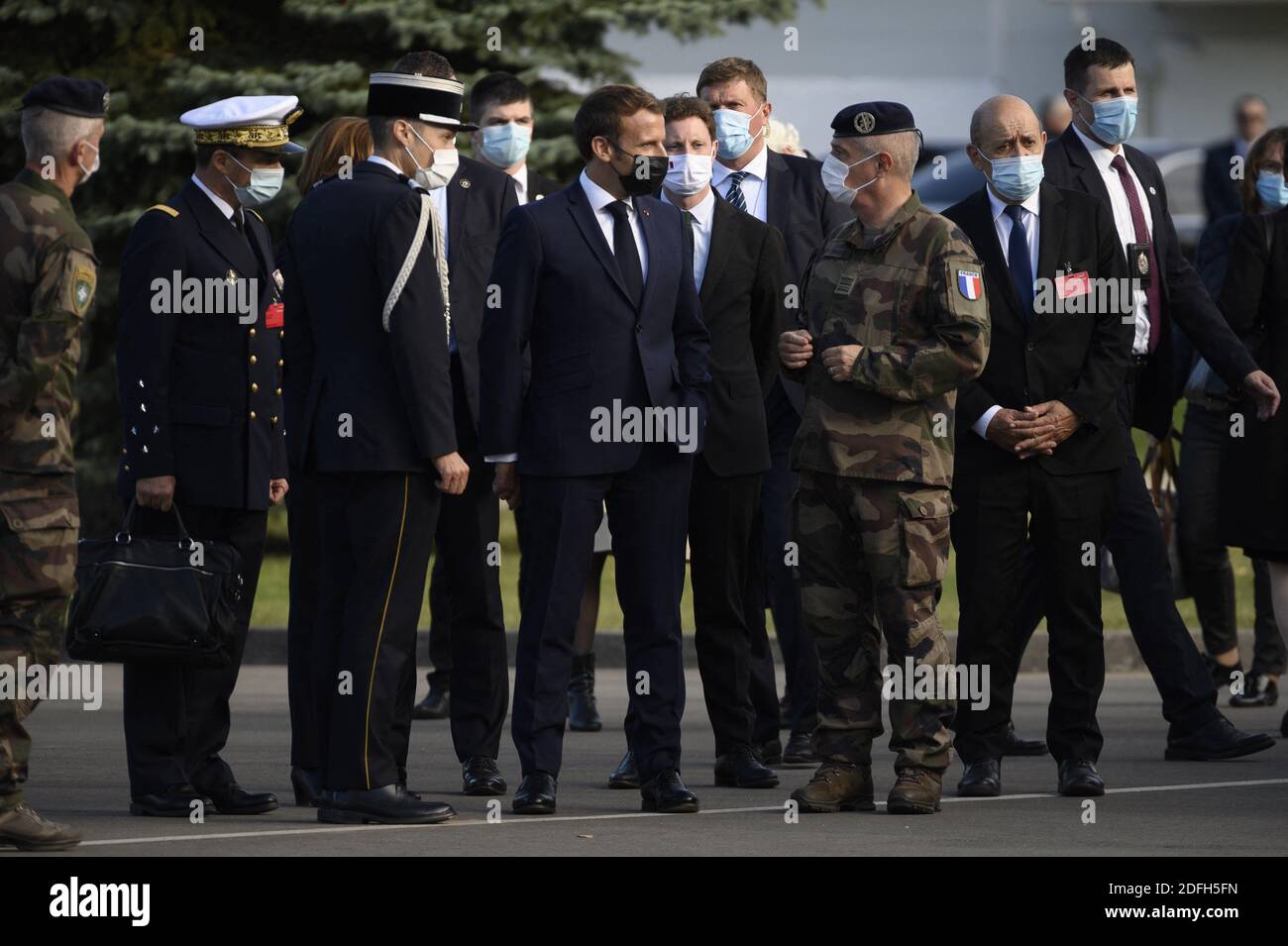 Le président français Emmanuel macron visite des soldats du groupe de combat du bataillon de la présence avancée renforcée (PEF) de l'OTAN à Rukla, en Lituanie, le 29 septembre 2020. Photo par Eliot Blondt/ABACAPRESS.COM Banque D'Images