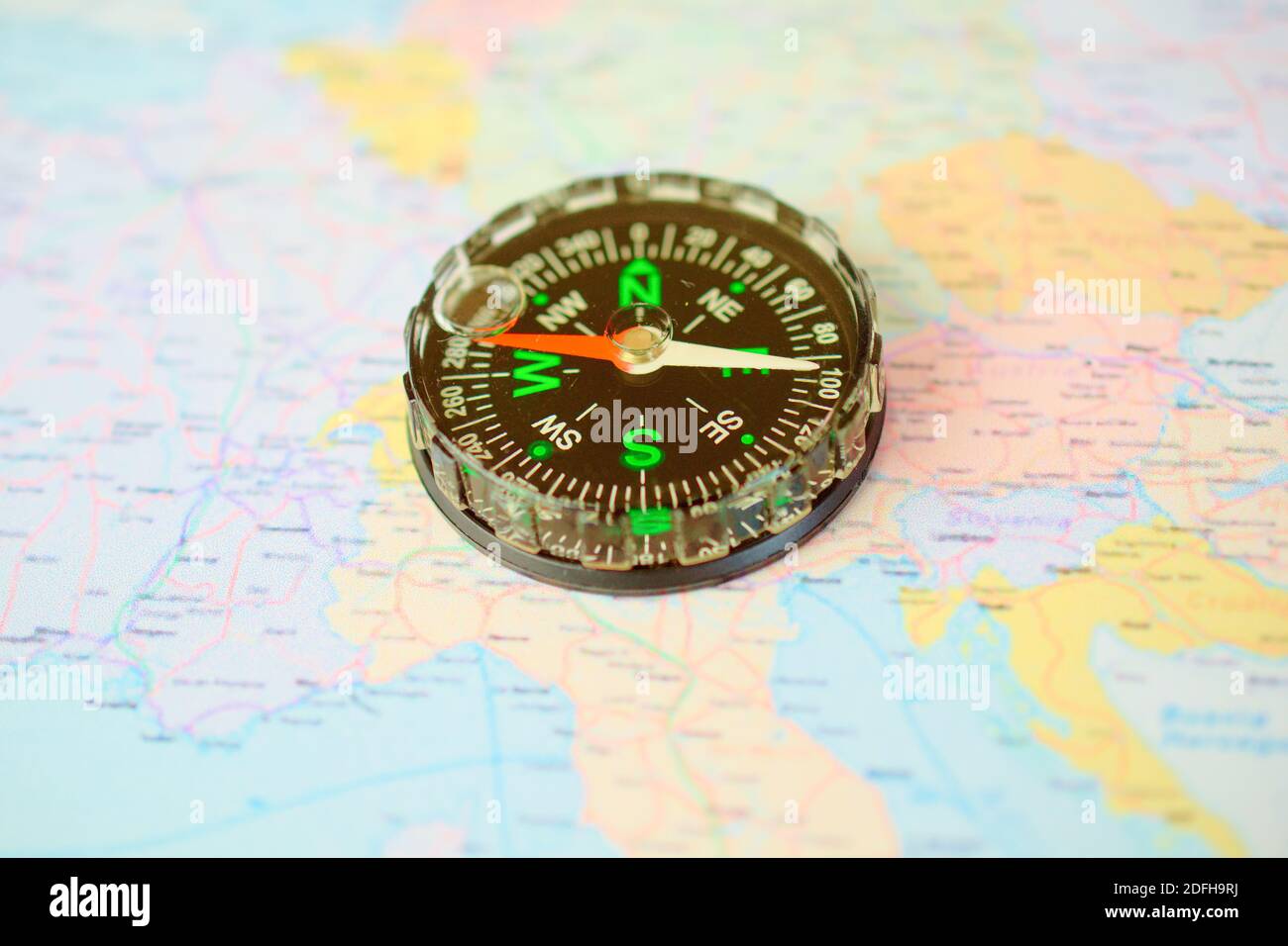 boussole sur la carte, boussole et carte Banque D'Images