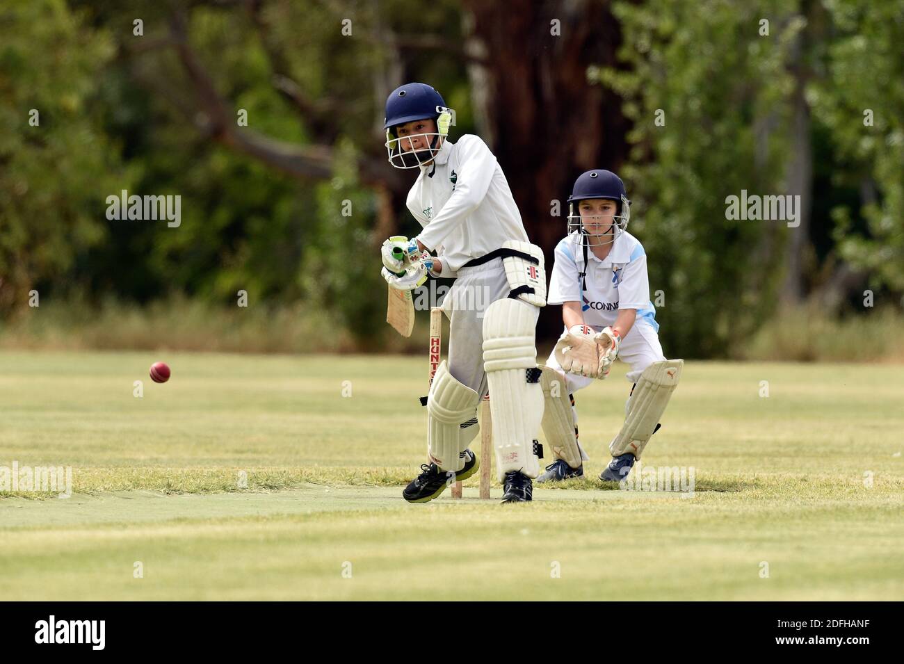 Les Bushrangers de Benalla de moins de 12 ans prennent sur les Colts de Wangaratta à Benalla. Australie Banque D'Images