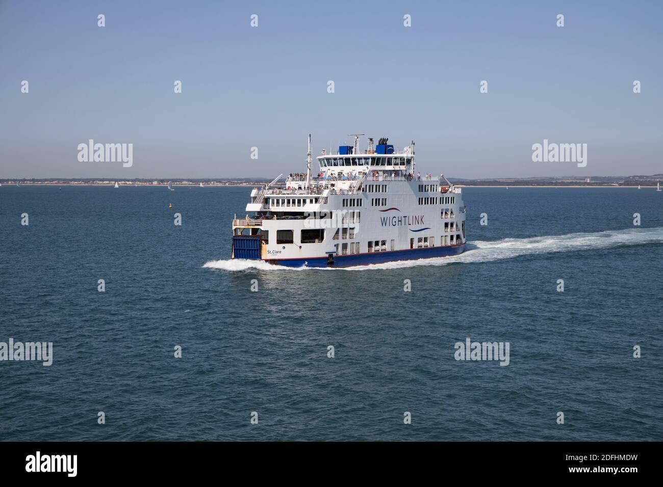 le ferry wightlink pour l'île de wight traversant le solent dans le hampshire Banque D'Images