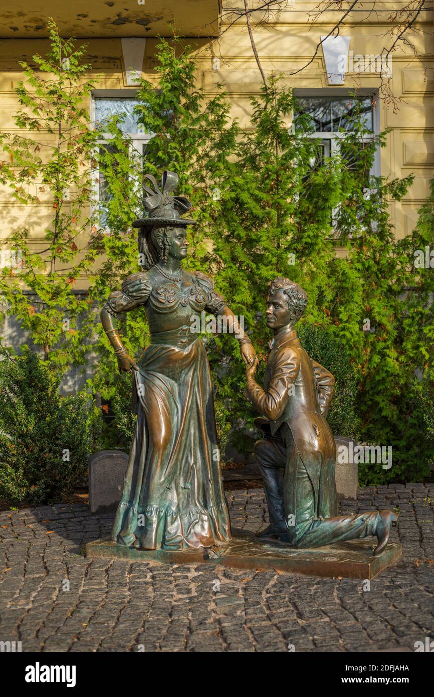 Monument aux personnages du film de comédie « Chasing Two hares », situé à Kiev sur Andreevsky Spusk. Banque D'Images