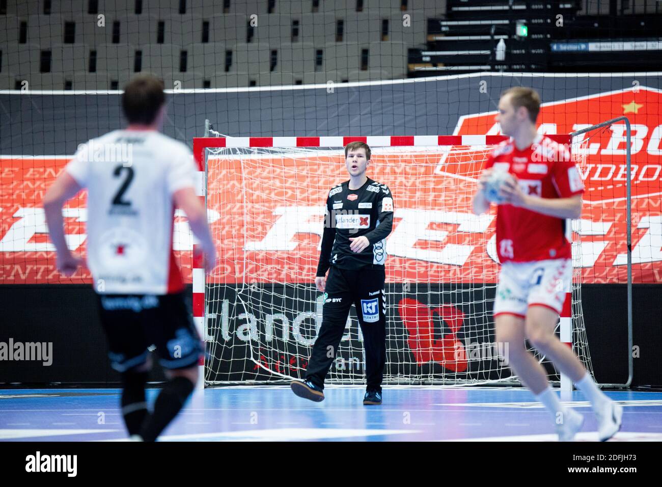 Aalborg, Danemark. 05e décembre 2020. Simon Gade (1) du Handball d'Aalborg vu dans le match de la Ligue danoise de Handball entre le Handball d'Aalborg et le Handball de Lemvig-Thybore à la Jutlander Bank Arena à Aalborg. (Crédit photo : Gonzales photo/Alamy Live News Banque D'Images