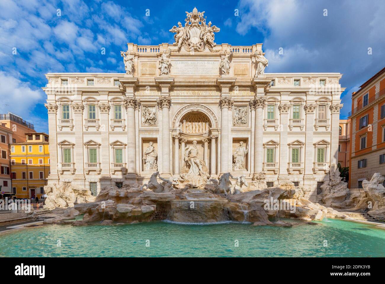 La fontaine de Trevi est la plus grande et l'une des plus célèbres fontaines à Rome et parmi les plus célèbres fontaines dans le monde. Banque D'Images