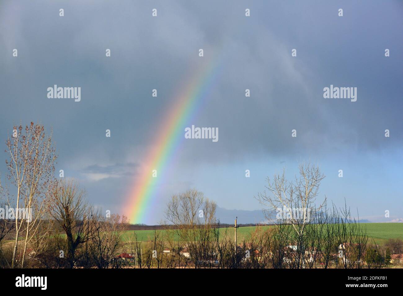 arc-en-ciel, Regenbogen, Cserhát Mountain, North Hungarian Mountains, Hongrie, Magyarország, Europe Banque D'Images