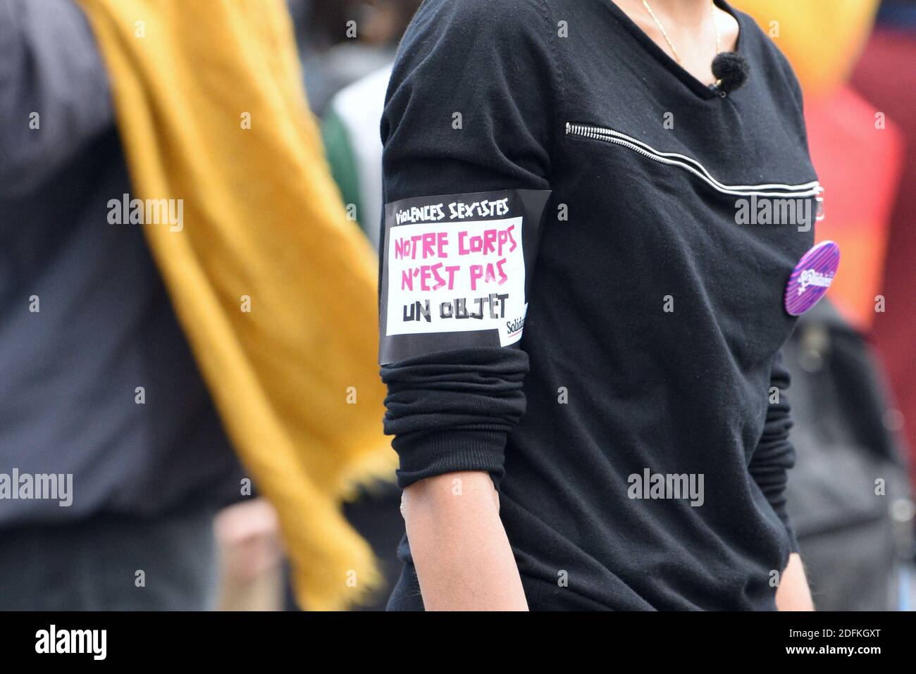 Douze associations féministes et collectifs démontrent et exigent l'ouverture de la procréation médicalement assistée (MAP) à toutes les femmes.ACAP, Aimons nous toutes, collectif Autogynéco, collages féministes Strasbourg, les Cousines de l'est, Bloc rose, Reprendre la ville, Solidaires Alsace, solidaires Etudiant-femmes, Bloc européen de Strasbourg, 67 pour les femmes, Bloc d'Alsace, Bloc d'Alsace, pour les femmes. Un texte doit encore être voté au Sénat en janvier 2021, avant que les députés des deux chambres essaient de trouver une version satisfaisante pour tous. Strasbourg, Nord-est de la France, le 10 octobre 2020. Photo b Banque D'Images