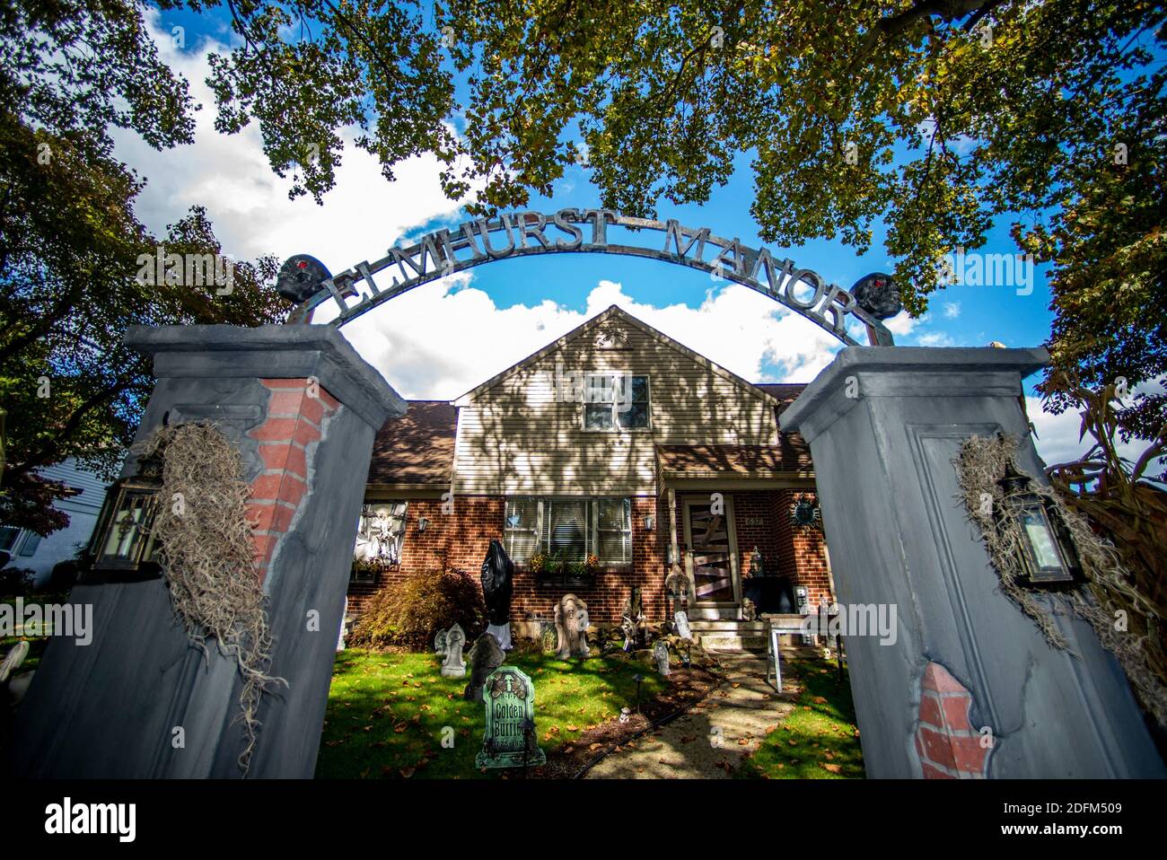 PAS DE FILM, PAS DE VIDÉO, PAS de télévision, PAS DE DOCUMENTAIRE - UNE maison sur le 600 bloc de Elmhurst Ave. Est décorée pour Halloween le 28 octobre 2020 à Bethléem, PA, USA. Photo par April Gamiz/The Morning Call/TNS/ABACAPRESS.COM Banque D'Images