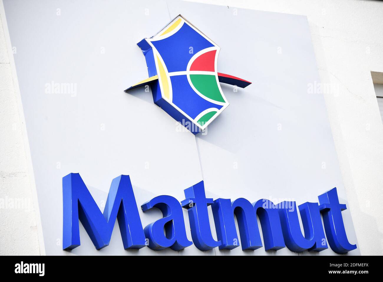 Un panneau de magasin de Matmut assurance, le 14 novembre 2020 à Paris, FRANCE. Photo de David Niviere/ABACAPRESS.COM Banque D'Images