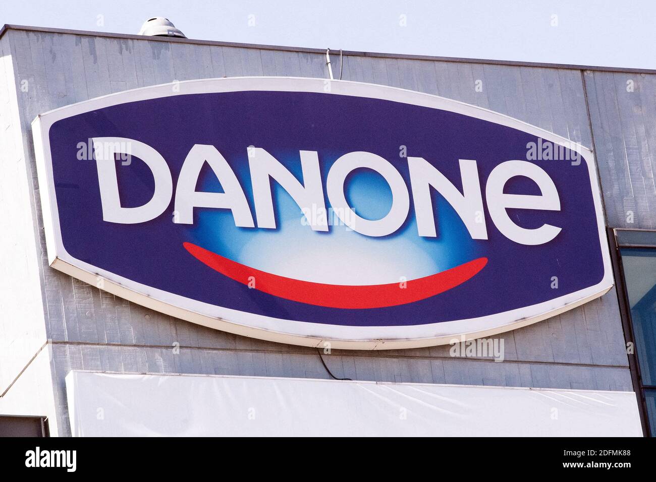 Danone Logo Banque D Image Et Photos Alamy